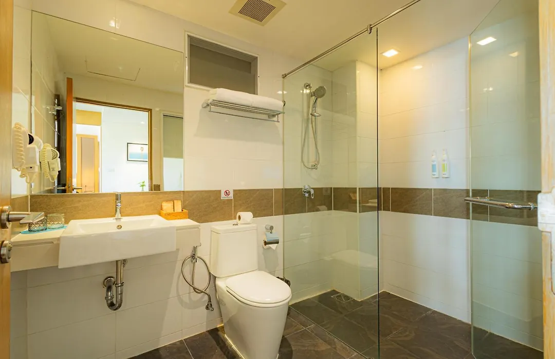 Ashlee Plaza Patong Hotel & Spa-1
